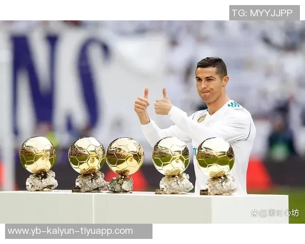 德约赞同C罗追求千球目标的坚定态度与严肃表情